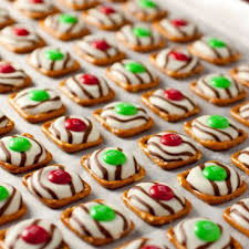 These 17 christmas candy recipes will leave your guests licking their lips and wondering how you found the time to put together such fabulous homemade treats. Christmas Candy Recipes