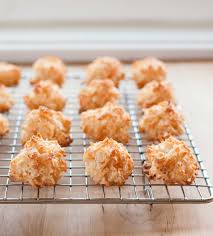 easy coconut macaroons recipe chewy