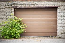 when to replace your garage door