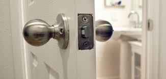 You need to make sure that you choose an opener you can rely on when you need it most for safety and convenience reasons. How To Unlock A Locked Bathroom Door Ehow Kesif