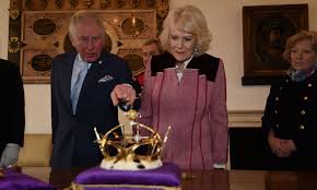 The royal looked stunning in the image. Ein Herz Und Eine Krone Charles Und Camilla 15 Jahre Verheiratet Diepresse Com
