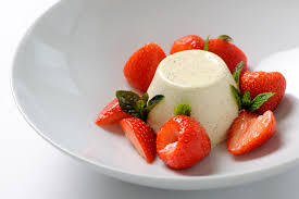 strawberry and cream panna cotta