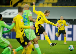 Borussia dortmund hat dank superstürmer erling haaland sein endspiel im kampf um die champions league gewonnen. Wolfsburg Dortmund Le Match De La Derniere Chance