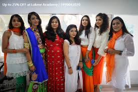 off on all courses at lakme academy cg road