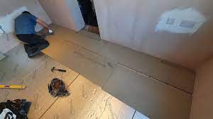 laying chipboard floating flooring