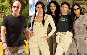 Actor bruce willis and his former wife actress demi moore and their daughters. Bruce Willis Delights Demi Moore And Daughters With Dance Moves While Self Isolating Together