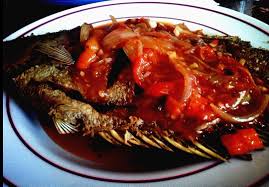 Menu ikan gurame saus padang dapat disajikan sebagai menu makan siang yang mengundang selera. Gurame Saus Padang Ikan Nila Goreng Pak Ono S Photo In Green Ville Jakarta Openrice Indonesia