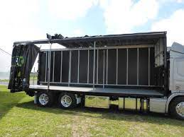tautliner truck or trailer