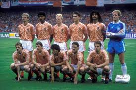 Adri van tiggelen, de linksback van oranje in 1988, . Holland Em 1988 Mannschaftsfoto Fotos Imago
