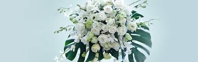 With more than 30 years of experience delivering top quality fresh flowers and gifts we promise you complete satisfaction on every flower order. Funeral Flowers Arrangements Sympathy Condolences Flowers Free Delivery