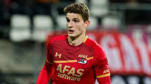 Game log, goals, assists, played minutes, completed passes and shots. Meet Guus Til Netherlands Unlikely International Prodigy Goal Com