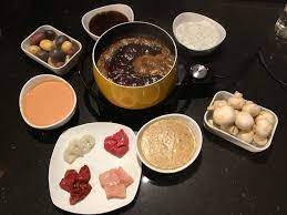 fondue meal melting pot style