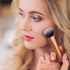 12 makeup tricks that slim your face