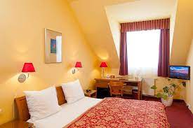 Cloister inn besitzt 75 zimmer mit folgender ausstattung: Hotel Cloister Inn Prag Trivago At