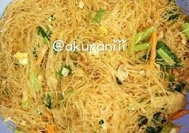 This bihun goreng recipe is perfect for a weeknight meal or lunch as it comes together in just 30 minutes! Resep Bihun Goreng Simple U Nasi Uduk Oleh Akuraniii Cookpad