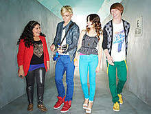The austin & ally series finale happened tonight (january 10) on disney channel and we saw just exactly what happens with austin (ross lynch), ally (laura marano), trish (raini rodriguez) and dez (calum worthy), since life is coming at them and all their futures are up in the air. Austin Ally Wikipedia