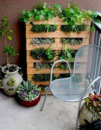 Art And Diy Diy Pallet Herb Garden
