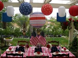 Apple pie, the 4th of july, fireworks in the sky, and front porches seem to all go together, right? 40 Irresistible 4th Of July Home Decorations