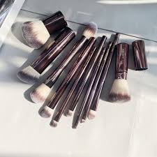 hourgl free makeup brushes