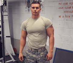 weight does a us marine carry