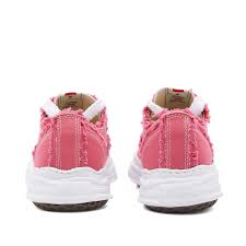 low sneakers in pink maison mihara yhiro