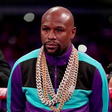 An exhibition match between undefeated former world champion floyd mayweather and youtube star turned amateur boxer logan paul is back on. Floyd Mayweather Jr Promiflash De