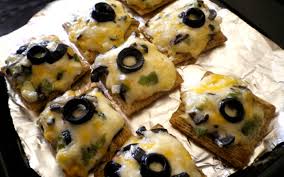 baked cheesy triscuit olive snacks