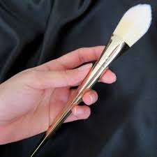 triangle foundation brush 101