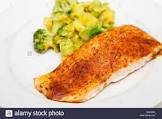 broccoli and cheddar salmon
