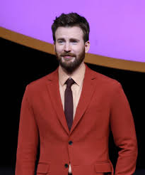 Chris evans during the captain america: Chris Evans Gives Family Members Quarantine Haircuts