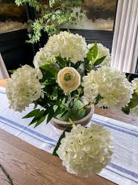 simple diy flower arrangement using