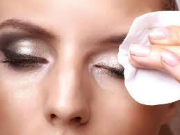contact lens solution for makeup