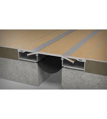 seismic expansion joint for flexible floor