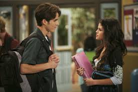 Justin takes maxine to her (max's) karate class and maxine kicks justin's butt. Selena Gomez As Alex Russo In Wizards Of Waverly Place Wizards Of Waverly Place Selena Gomez Photos Alex Russo