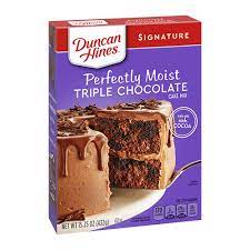 Duncan Hines Triple Chocolate Cake Mix gambar png