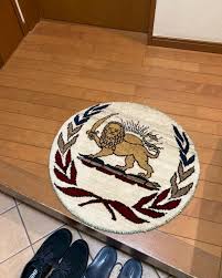 ペルシャ絨毯 ライオンギャッベ 直径62cm ラクダギ