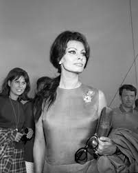Sofia villani scicolone dame grand cross omri (italian: Sophia Loren In Cannes Bild Kaufen Verkaufen