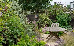 Small Garden Design In Leeds Kingdom