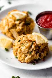 juicy maryland crab cakes baked or
