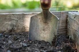 amending garden soil naturally