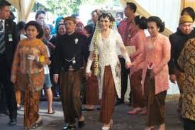 Sebagai menantu orang nomor satu di indonesia, selvi ananda kerap mencuri atensi publik. Pernikahan Gibran Rakabuming Raka Dan Selvi Ananda Elegan Dan Sederhana