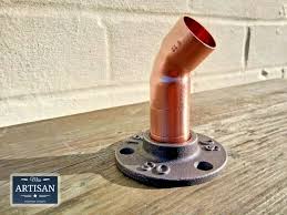 Wall Pipe Mount Fits 22mm Copper
