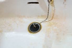 how to remove rust stains from sinks