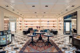 gucci opens first boutique in indiana