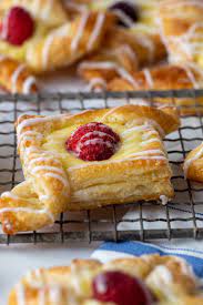 easy strawberry breakfast pastries