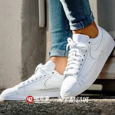 It was first flaunted by nba icon george the iceman gervin and was also seen at the feet of the portland trail blazers team players during their championship game in 1977. Nike Blazer Low On Feet Off 57 Www Usushimd Com