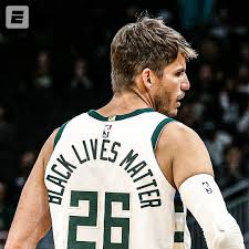 #fearthedeer @bucksinsix @bucksproshop subscribe to our youtube for more access bit.ly/bucksytsub. Espn Kyle Korver Opted To Use Black Lives Matter On The Back Of His Milwaukee Bucks Jersey For The Nba Restart Saying Those Three Words Encapsulate His Entire Message Https Es Pn 2c3fujs
