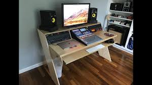 For me, these five traits are the most. 7 Best Cheap Desks For A Home Recording Studio Under 200