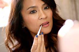 5 reasons to use a lip brush makeup