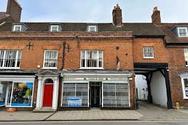 retail properties to in hitchin